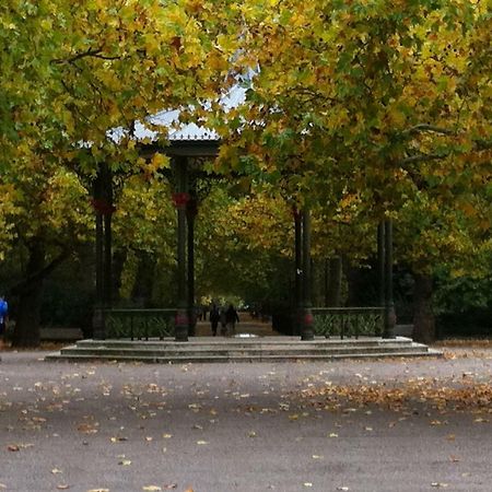Chelsea: Exceptional 1Br W/Views Of The River Thames & Battersea Park Apartment London Exterior photo